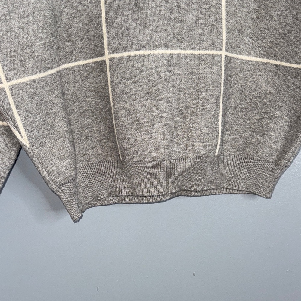 Gray Grid Pattern Cropped Sweater - image 3
